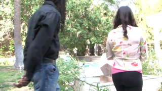 Misto teen adora tirar grande galo negro em todos os buracos