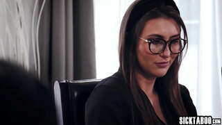 ���र्म बालकहरूलाई Paige Owens र मिया बंजर भूमि licking pussy