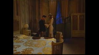 Pussies មានរោមត្រូវការ pussy និងរបស់ពួកគេ asses ត្រូវសន្ធឹង