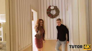 TUTOR4K. الرجل غاضبا يجر المعلم من ذوي الخبرة في علاقة لا تنسى