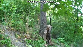 بیرونی جنسی منظر کے ساتھ ایک سنہرے بالوں والی