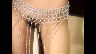 ���का व्यक्तीने म्हणायचे गीत नृत्य मुलगी चांगली a4U - Lincy Leaw