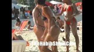 ���्राझिलियन 3-काही आनंददायक गोष्टीची मेजवानी Part3 freakfest