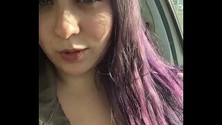 Masturbating कार में