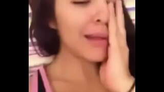 ���ീഡിയോ പ്രതിഷ്ഠ വരന്റെ കാണിക്കുന്ന അവരുടെ pesones