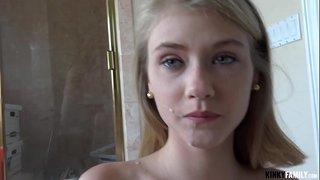 Kinky ny Fianakaviana - dia nanana ny mbola minono ny dick tsy fotoana