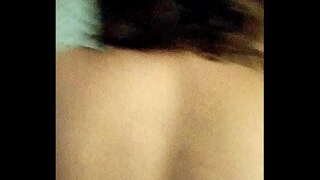 її чоловік б&#039;є її і шукає мене