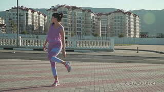 Séi-through camel-toe leggings an transparentem tank top