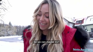 Julkinen Agentti Euroopan sexbomb Jennifer Amilton seksiä nahka sohva