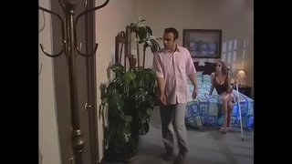 Dude fucks leggy pirang di anjing pasang aksi sedengkeun babaturanana kasampak di kamar hareup