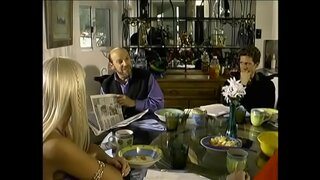 Sjømann stud får sin hardt redskap sugd av nydelige blonde Hannah