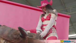 ���ະຍາຍາມທີ່ຈະຈັດການໃຫຍ່ເອື້ອຍນ້ອງຂອງນາງໂຄງການ