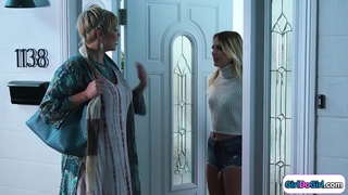 Blonde ግምገማዎች በይፋ መጠቀም stepsis በኩል busty milf መካከለኛ.አዳዲስ ግምገማዎች እና መካከለኛ ነው rimmed.አነስተኛ tits babe facesits አሁን shaved pussy